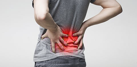 أبرزها تغير لون البول.. علامات تحذرك أن كليتك في خطر