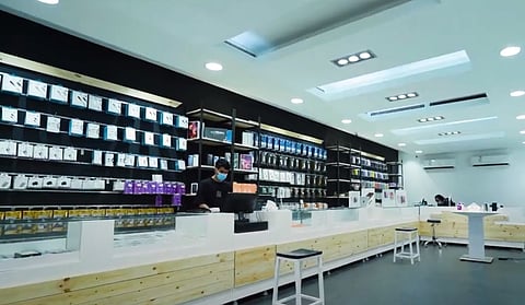 شركة لبيع أجهزة الإتصالات، صححت تجارتها