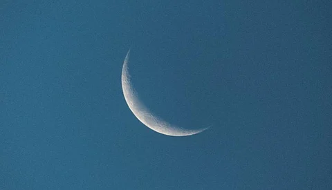 المحكمة العليا: ثبوت رؤية الهلال مساء أمس.. اليوم غرة رجب