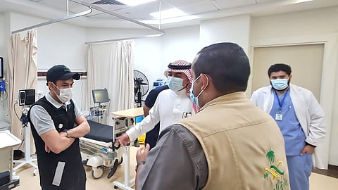 حاتم العمري يطلع على جاهزية المنشآت الصحية بالمنطقة المركزية