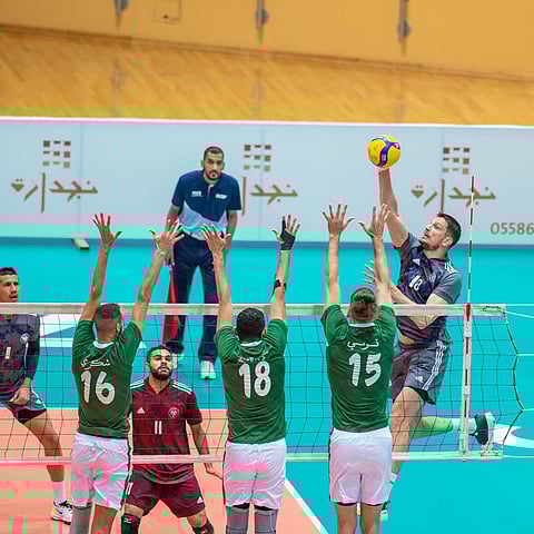 الفيصلي يوقف طائرة الأهلي.. و الهلال يحلق بالصدارة