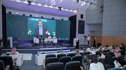 في خطوة واعدة لاستكشاف استراتيجيات تطويرها.. توطين صناعة أشباه الموصلات في السعودية