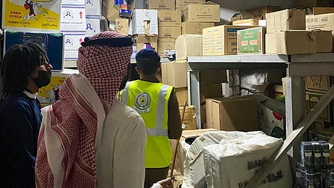 بلدية الشوقية الفرعية ترصد مستودعات تخزين تفتقر لوسائل السلامة
