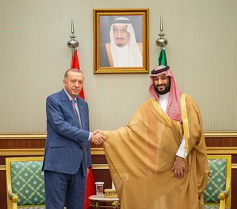 ولي العهد والرئيس التركي يعقدان اجتماعًا بقصر السلام في جدة