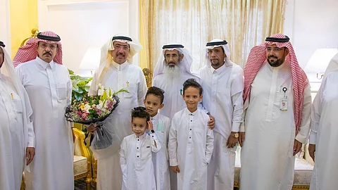 محافظ بيشة سعيد الطلوق وأمين عسير وليد الحميدي يحضرا الصلح في منزل الأم