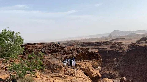 موقع سقوط الشاب بدر بين الهضبتين في وادي راطية