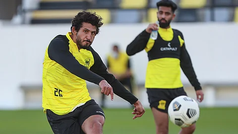 أحمد حجازي يقترب من المشاركة في تدريبات الاتحاد الجماعية