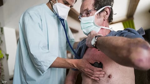 تتسبب السكتات القلبية في صدمة لعضلة القلب (أرشيفية)