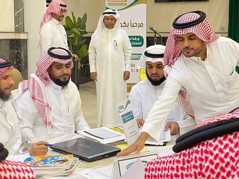 "تحكيم وتطوير مهارات المواد الدراسية".. ورشة عمل بتعليم المخواة