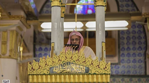 إمام وخطيب المسجد النبوي حسين آل الشيخ