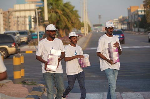 180 متطوعًا يساهمون في حملة "إفطار صائم" عند الإشارات والتقاطعات