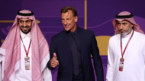 "رينارد": مجموعتنا صعبة.. لكننا "نلعب على أرضنا"