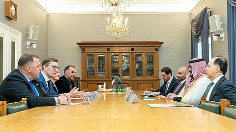 وزير الاقتصاد والتخطيط خلال زيارته الرسمية لجمهورية إستونيا