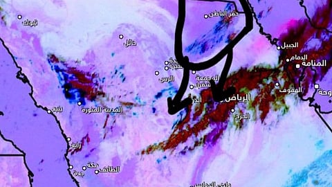 العصيمي عن الكتلة الغبارية: تراجع تصنيفها إلى متوسطة الكثافة