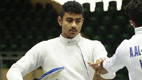 لاعب المنتخب السعودي للمبارزة حسين الطويل