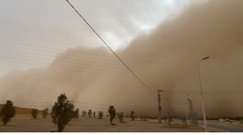 الحصيني يتوقع غباراً كثيفاً يصل العاصمة قبل منتصف الليل