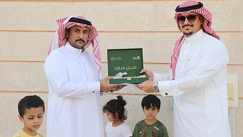 "الضحيك" يعلن بدء التسليم النهائي لمستفيدي مشروع "معالي عنان" بالرياض