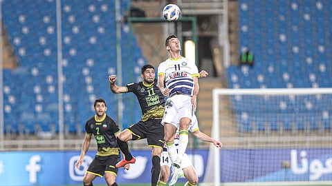 سيباهان الإيراني يفوز على باختاكور الأوزبكي