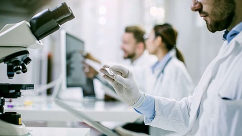 تجربة واعدة لعلاج السرطان.. والسلاح "فيروس"