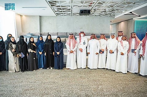 أحمد الخطيب مع المتأهلين من الخريجين الجدد