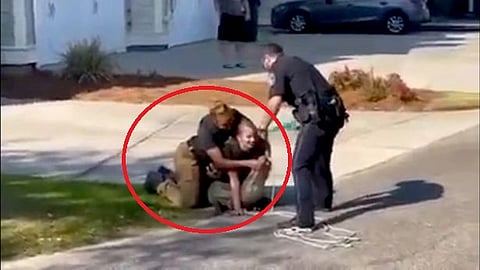 كأنه فيلم أكشن.. شاهد امرأتان تسيطران على تمساح ضخم