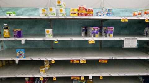 عمدة نيويورك يعلن حالة الطوارئ بسبب نقص حليب الأطفال