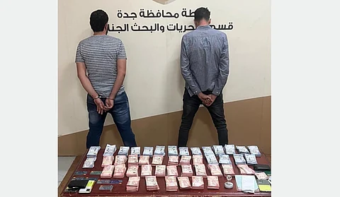 شرطة جدة تقبض على مقيمين جمعا الأموال لتحويلها خارج المملكة بطرق غير نظامية