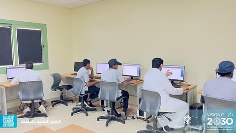 "تقنية القنفذة" تُنَفذ مشروع اختبار قياس جودة مخرجات التدريب