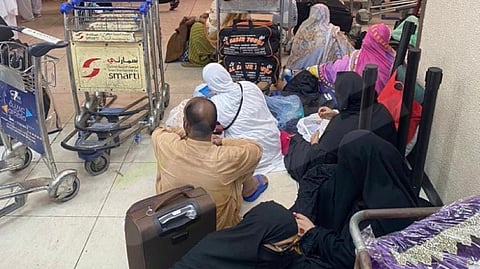 تكدّس مطار جدة يصل الترند.. ومغردون: هل يحدث هذا ونحن على أعتاب 2030؟