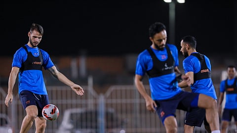 تكتيك ومناورة تجهز الهلال لنهائي كأس الملك.. و"الفيحاء" يجري تمريناً مغلقاً