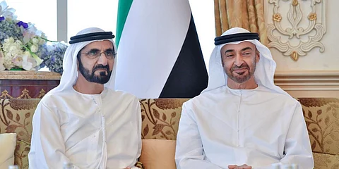 محمد بن راشد يهنئ محمد بن زايد بأبيات شعرية ويغرد: حامي حمى اتحادنا