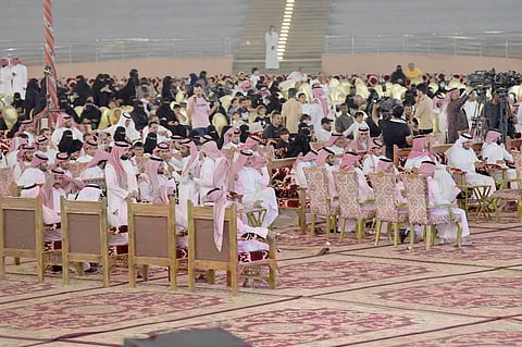 "قاف الرياض" يتغنى بسلامة الملك: مُجار وخطاك الباس يا خادم البيتين