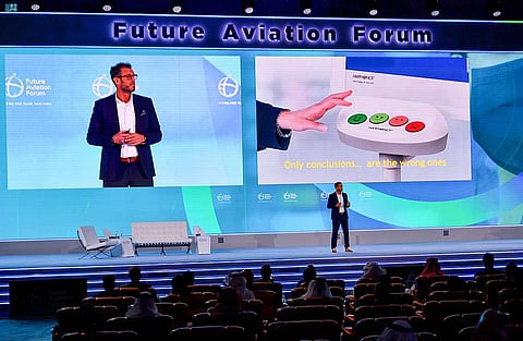 مؤتمر مستقبل الطيران يناقش أهمية العمل بتقنيات الذكاء الاصطناعي
