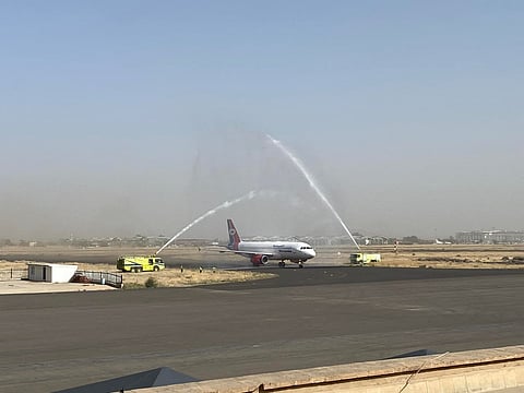 في إطار الهدنة الأممية.. إقلاع أول رحلة تجارية من مطار صنعاء