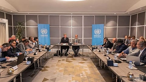 جانب من مشاورات الأردن بين الحكومة اليمنية ووفد ميليشيا الحوثي