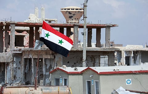 مقتل 10 جنود سوريين باستهداف حافلتهم بصاروخ بريف حلب