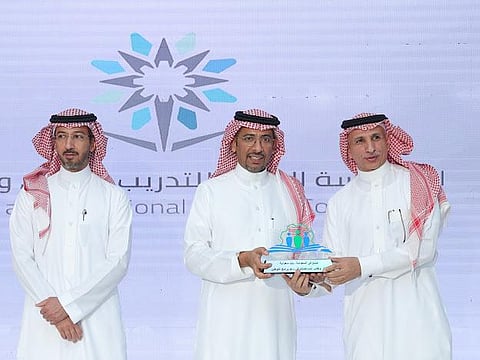 "الخريف" يرعى حفل تخريج 450 متدربًا من معهد الصناعات الغذائية