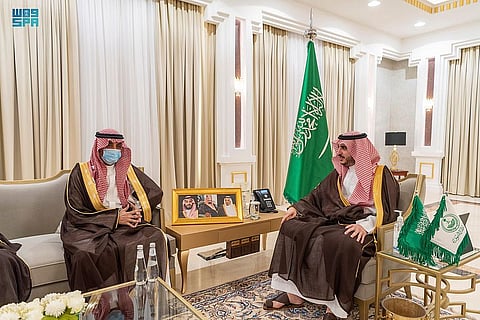 أمير الجوف يبحث استكمال إجراءات إقامة مهرجان الإبل في المنطقة