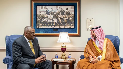 الأمير خالد بن سلمان يلتقي لويد أوستن بواشنطن