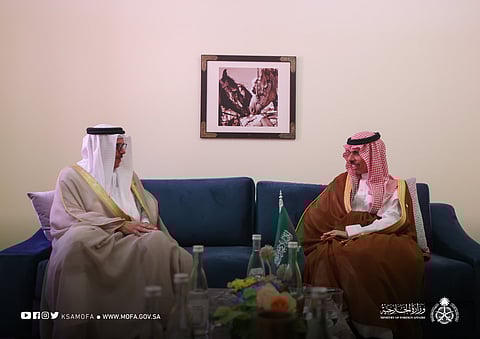 وزير الخارجية يبحث ونظيره البحريني العلاقات الأخوية والأوضاع الدولية
