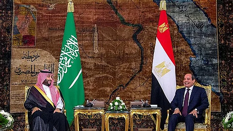 ولي العهد ورئيس جمهورية مصر العربية يعقدان لقاءً ثنائياً وجلسة مباحثات موسعة
