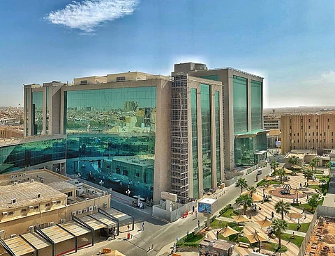 "مخ وأعصاب" مستشفى الملك سعود الطبية يُحذر من "الصلب المشقوق"