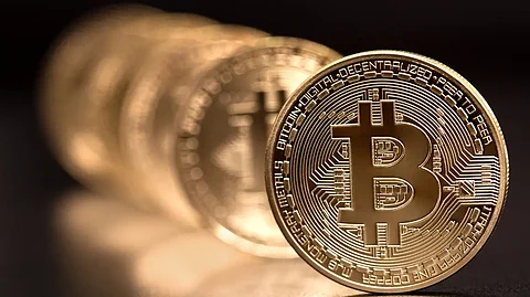 للمرة الأولى منذ ديسمبر 2020.. "بيتكوين" تهبط لما دون 20 ألف دولار