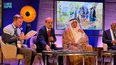 الدكتور حمد آل الشيخ خلال الاجتماع الوزاري