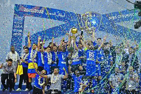 الهلال يتوج بلقب الدوري