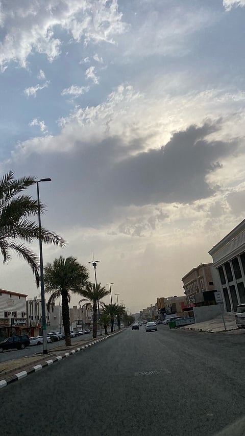 غيوم وأجواء معتدلة على العاصمة المقدّسة