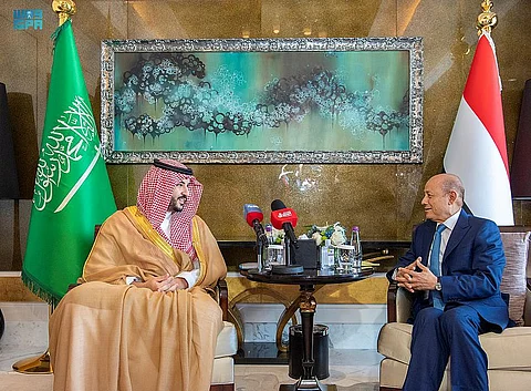 الدكتور رشاد محمد العليمي يستقبل الأمير خالد بن سلمان