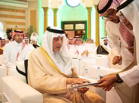 خالد الفيصل يطلق الموسم الأول لجائزته لوقف القرآن