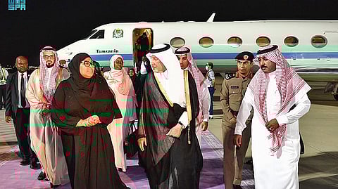 الأمير خالد الفيصل يستقبل رئيسة تنزانيا