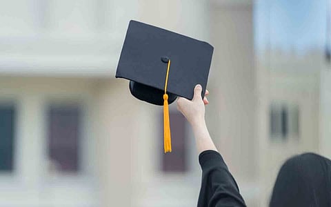 علياء الزهراني تنال الماجستير من جامعة المؤسس